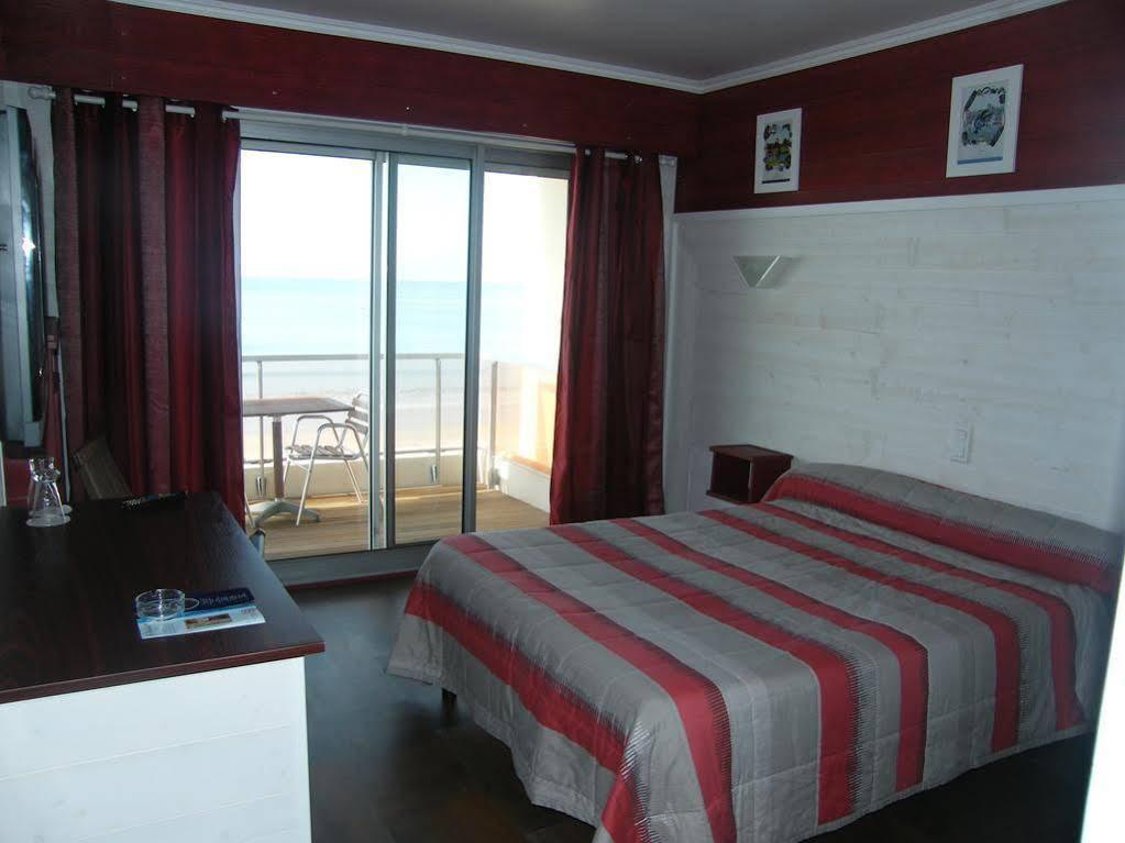 Hotel Le Christina La Baule-Escoublac Esterno foto