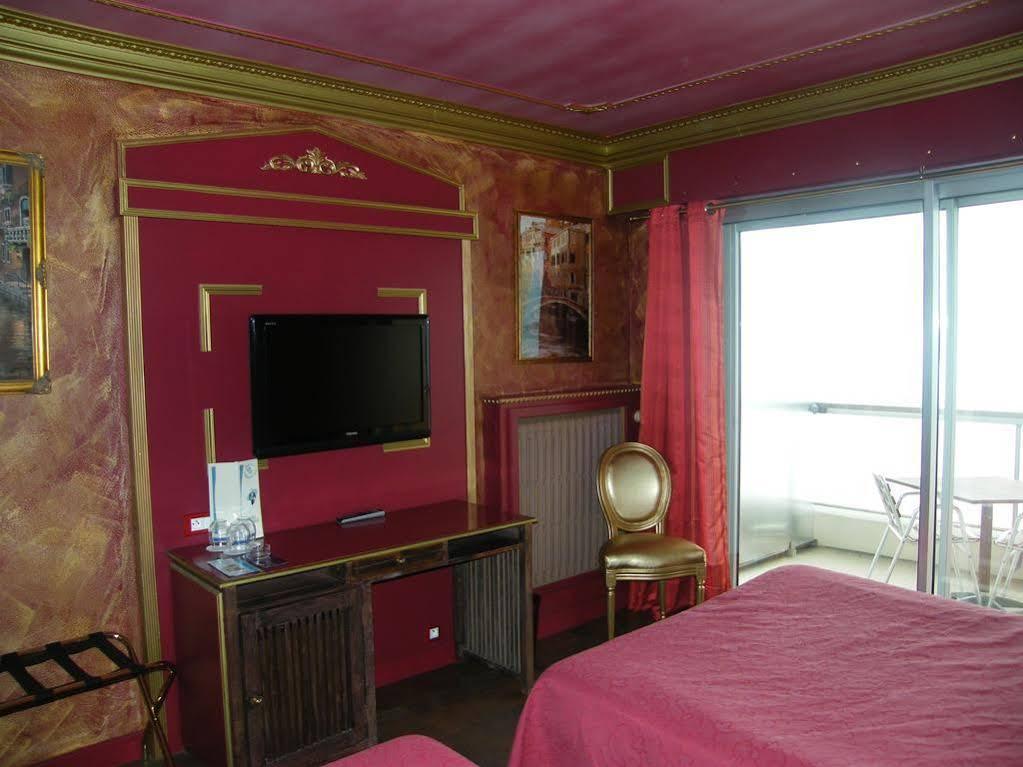 Hotel Le Christina La Baule-Escoublac Esterno foto