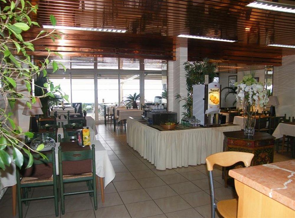 Hotel Le Christina La Baule-Escoublac Esterno foto